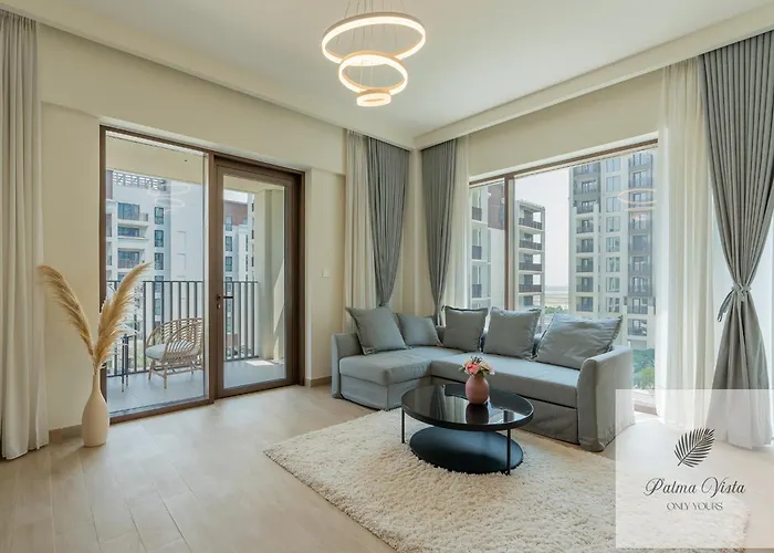 2 Bedroom Modern Corner Unit At Dch