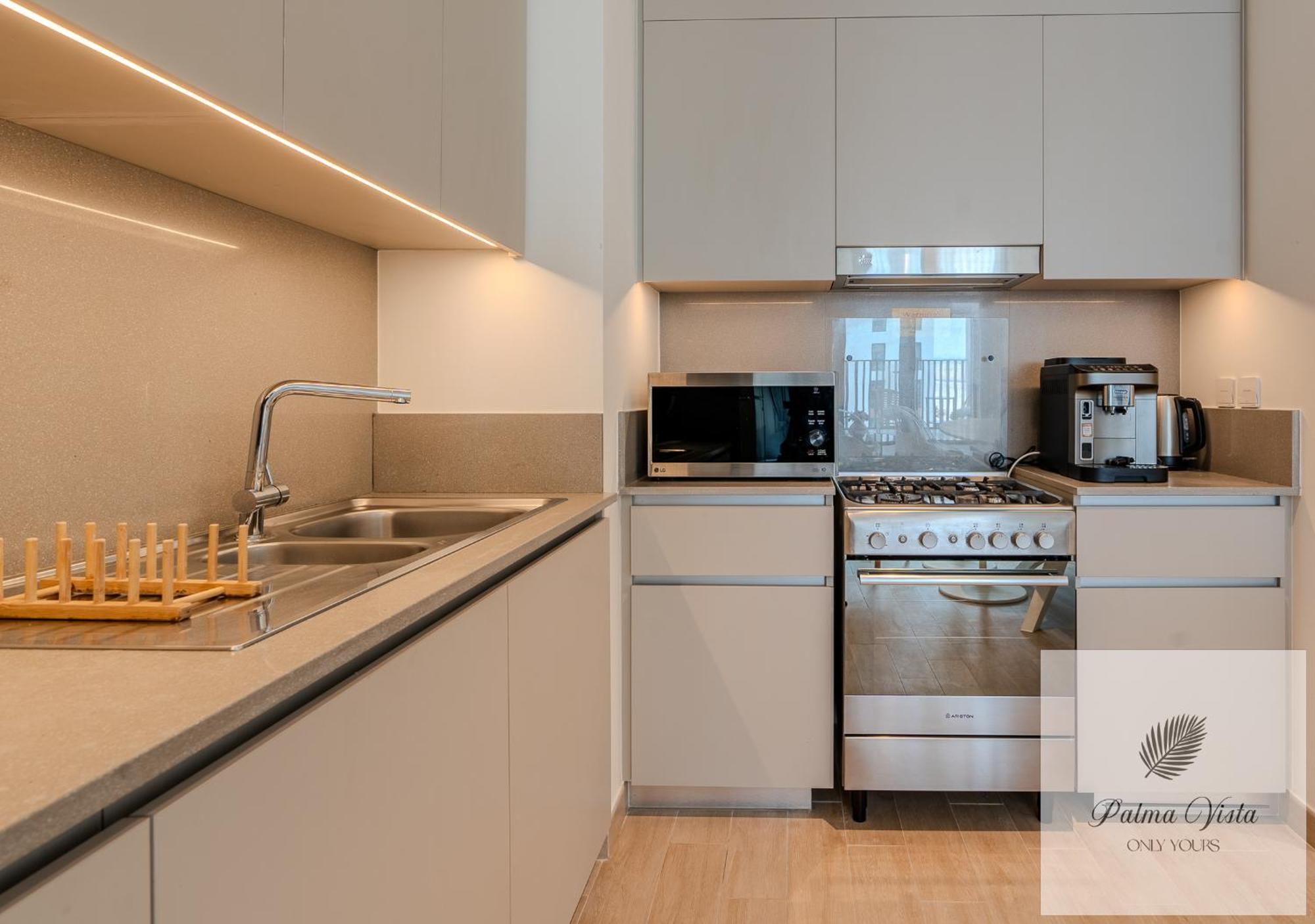 2 Bedroom Modern Corner Unit At Dch * Dubai