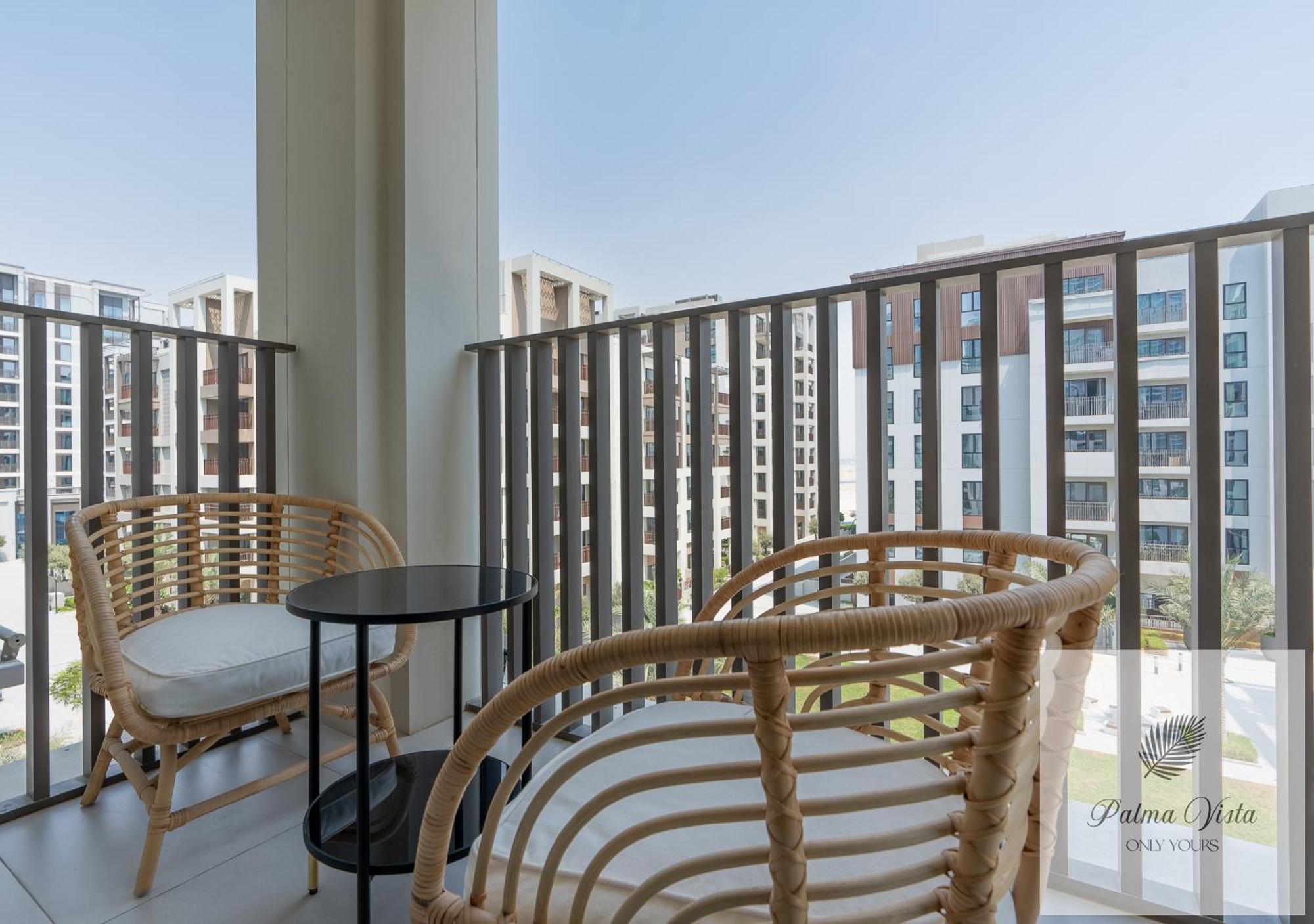 Apartment 2 Bedroom Modern Corner Unit At Dch