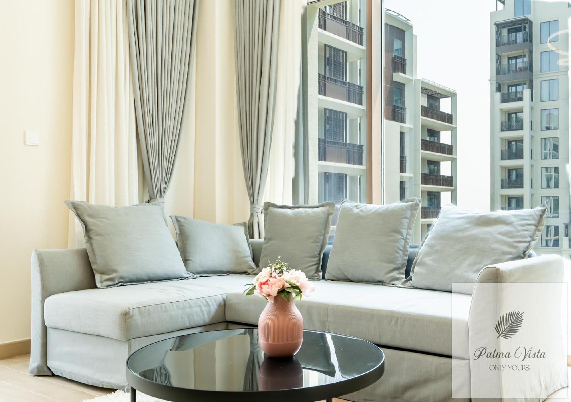 Apartment 2 Bedroom Modern Corner Unit At Dch