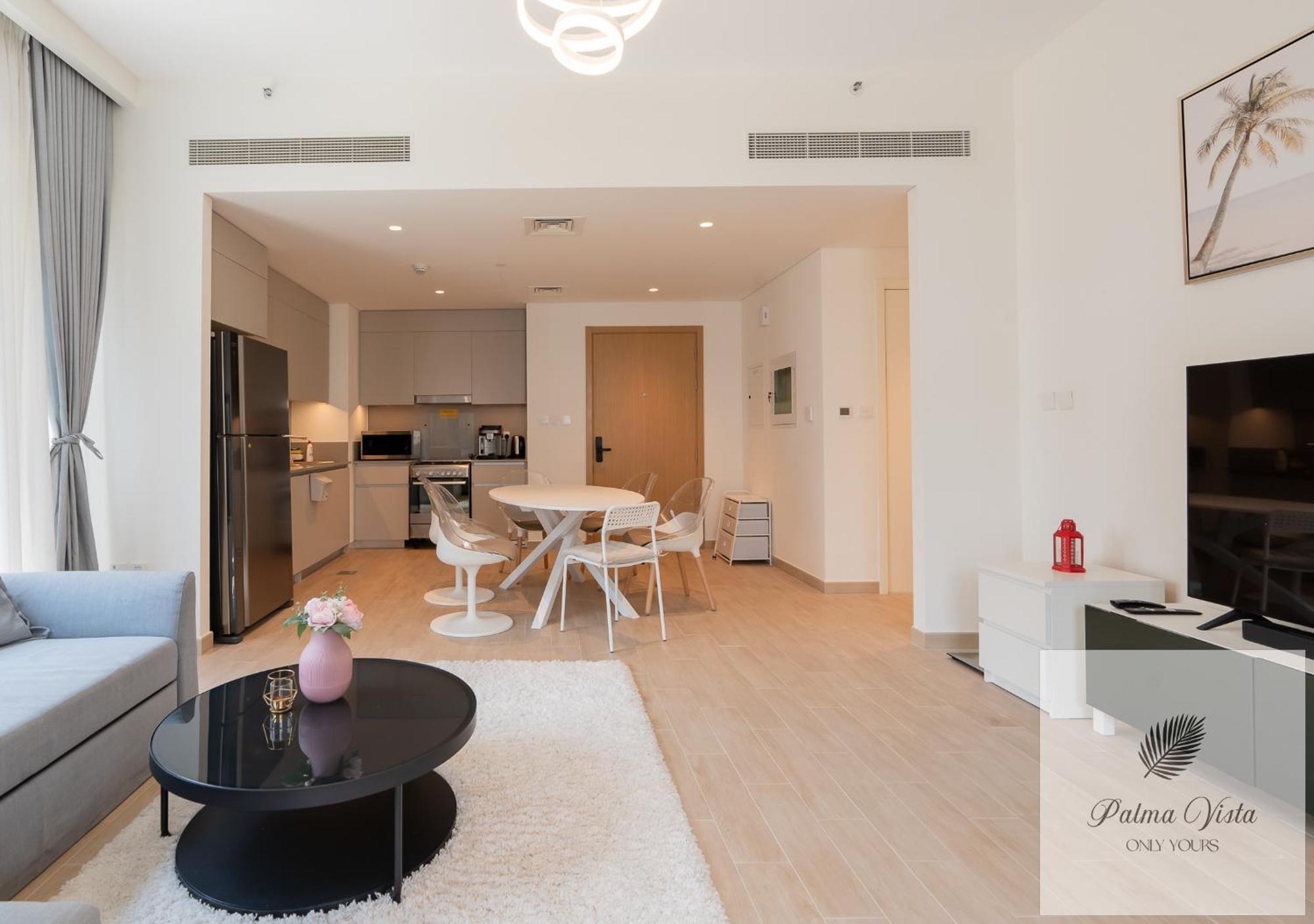 2 Bedroom Modern Corner Unit At Dch Apartment