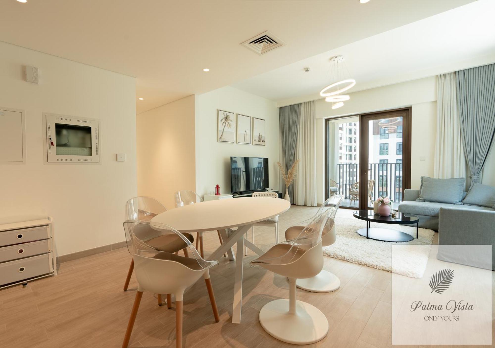 2 Bedroom Modern Corner Unit At Dch *