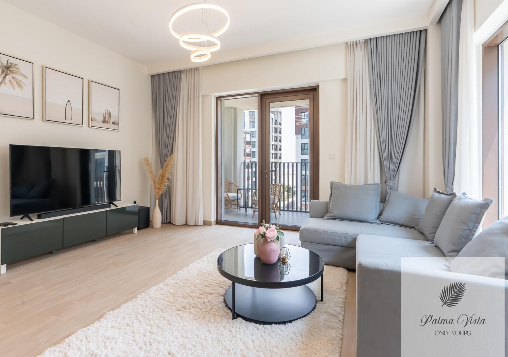 2 Bedroom Modern Corner Unit At Dch